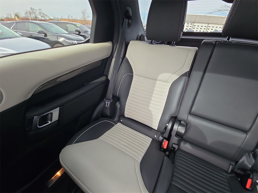 2023 LAND ROVER DISCOVERY - Image 12