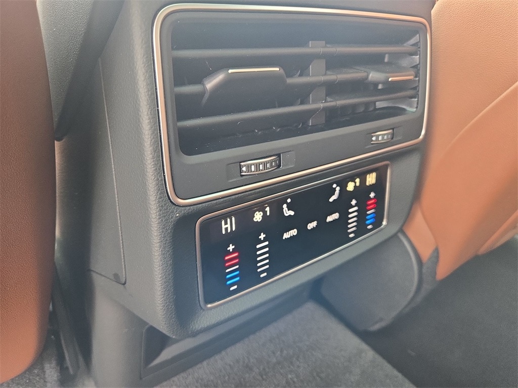 2023 AUDI Q8 - Image 28