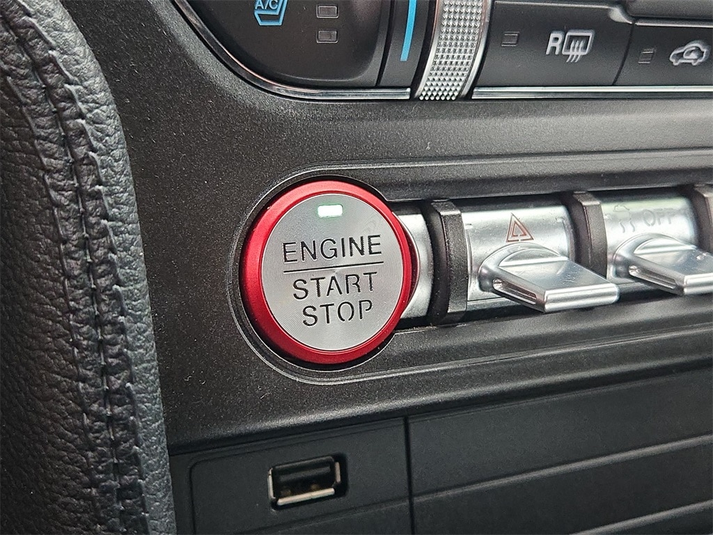 2019 FORD MUSTANG - Image 17