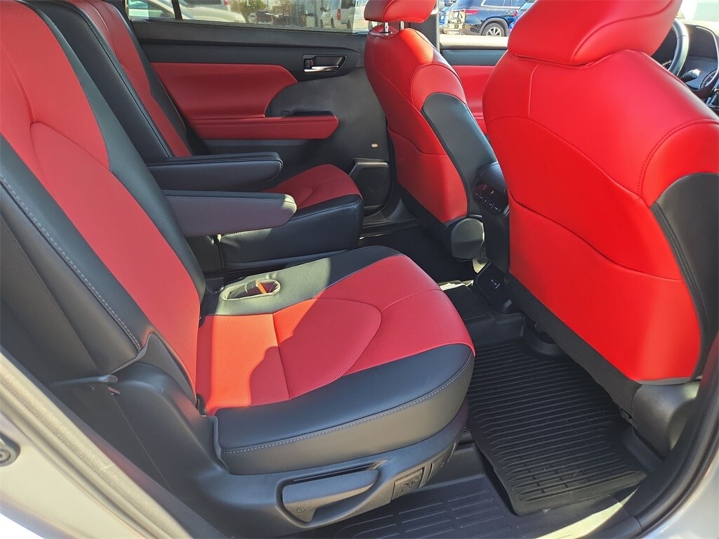 2022 TOYOTA HIGHLANDER - Image 32