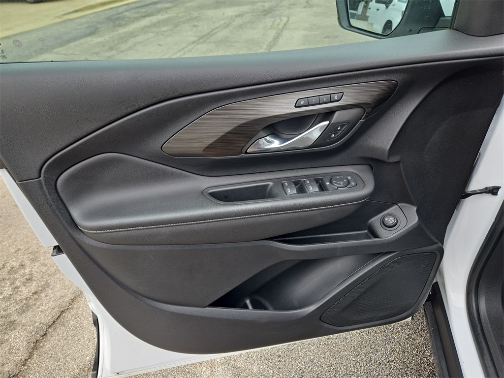 2022 GMC TERRAIN - Image 22