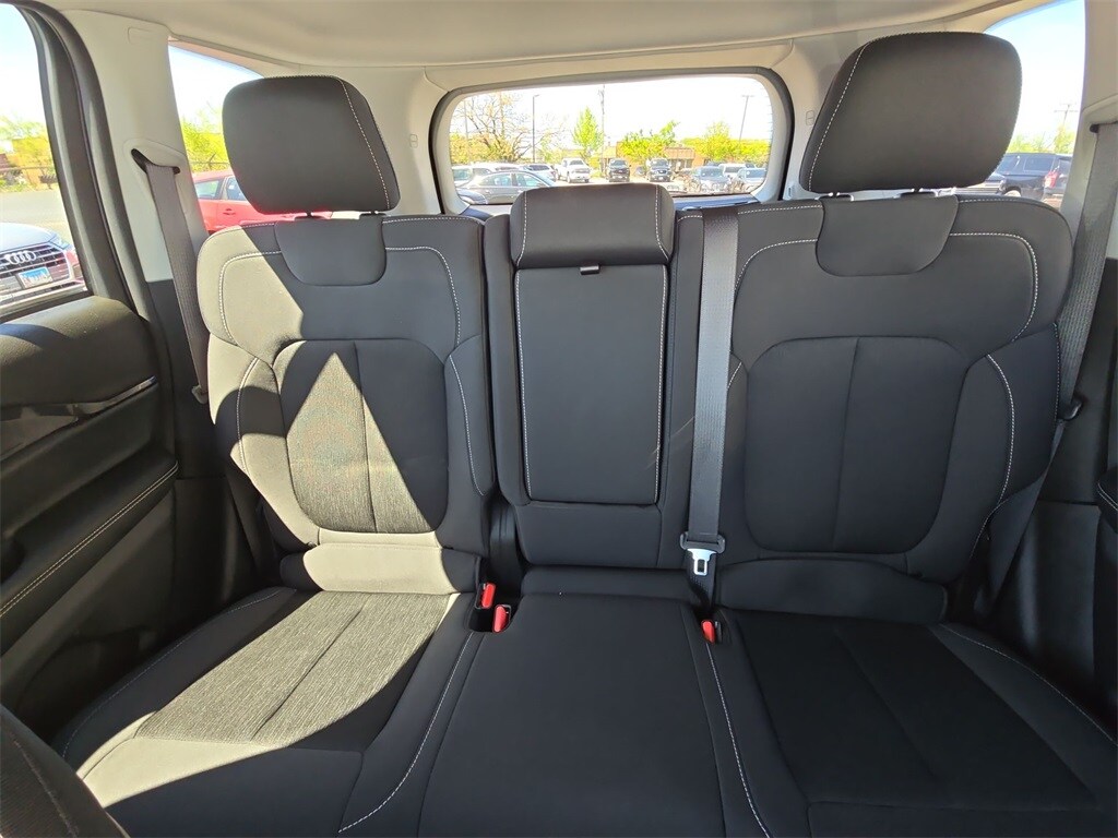 2022 JEEP GRAND CHEROKEE - Image 13