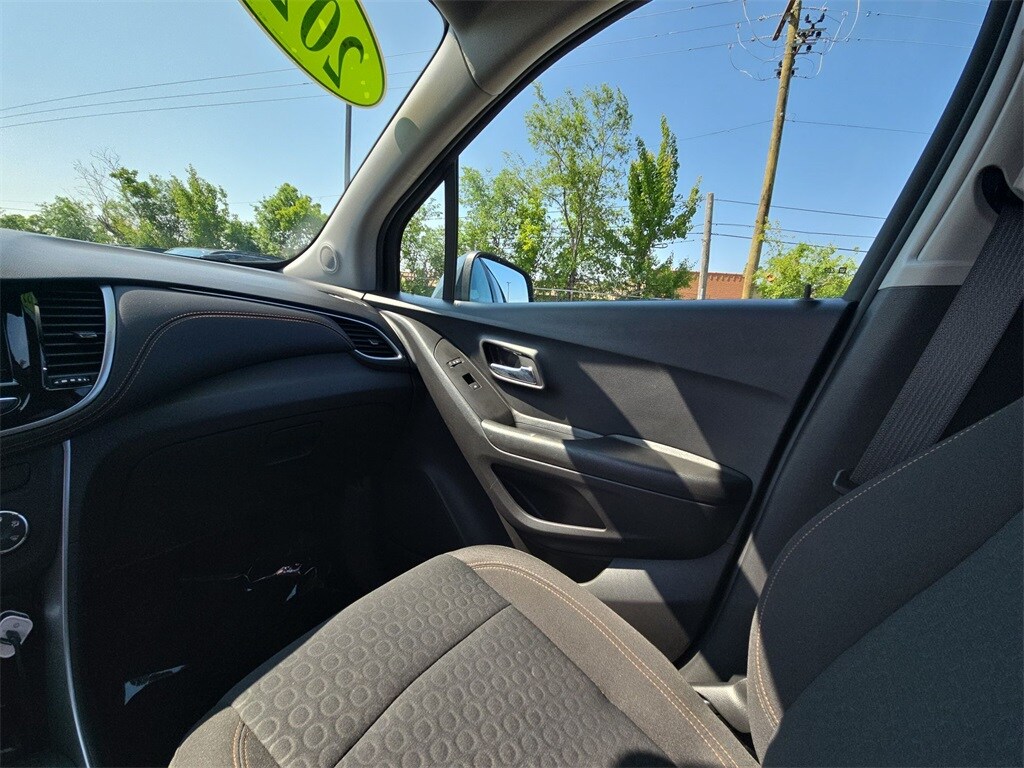 2022 CHEVROLET TRAX - Image 11
