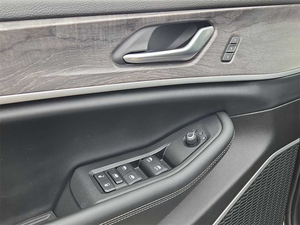 2022 JEEP GRAND CHEROKEE L - Image 29