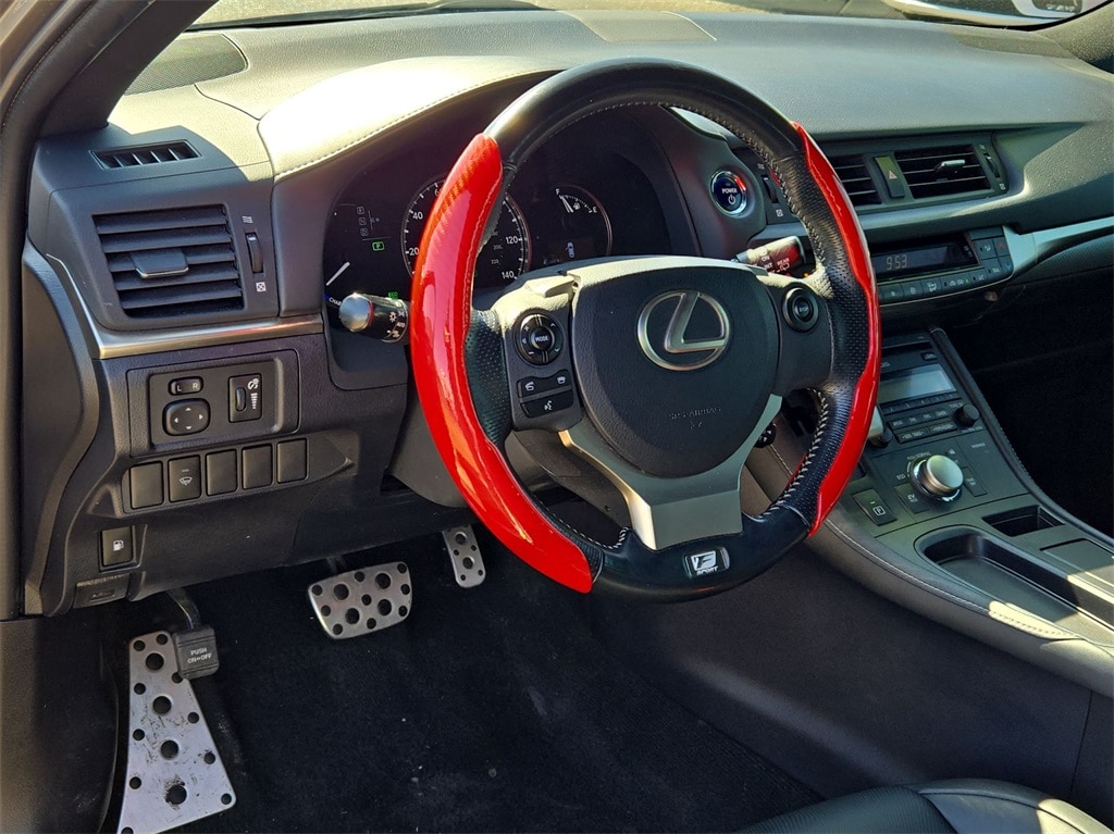 2017 LEXUS CT - Image 16