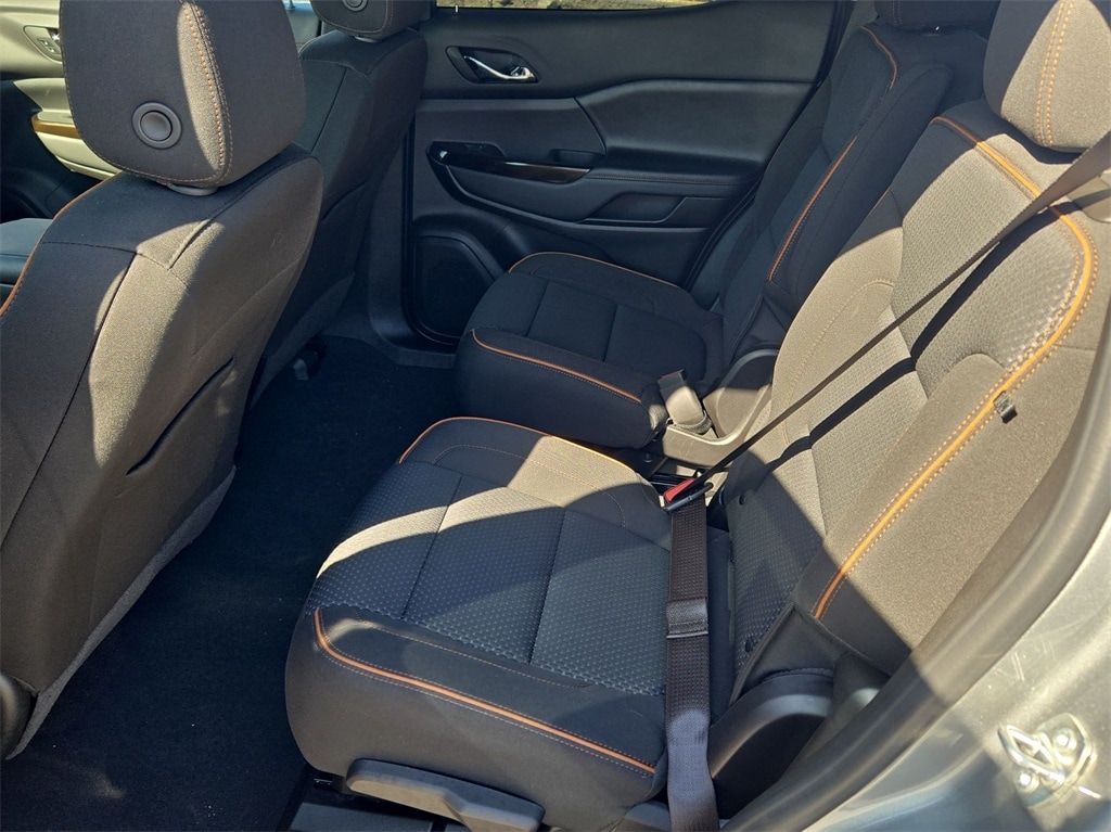 2023 GMC ACADIA - Image 24