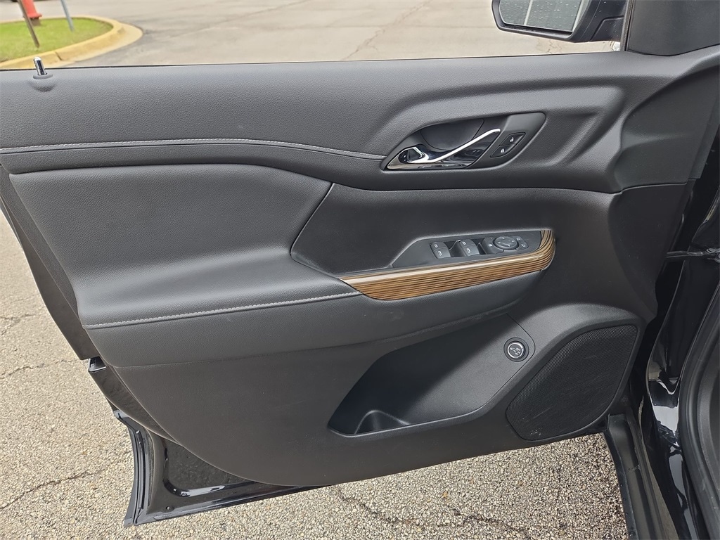 2023 GMC ACADIA - Image 20