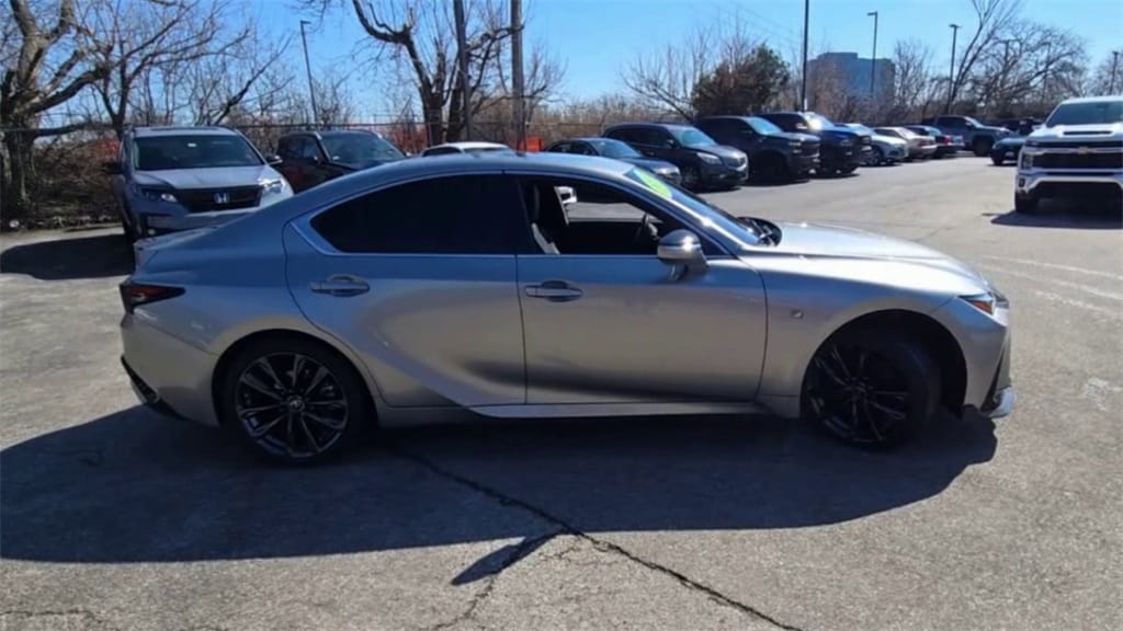 2022 LEXUS IS - Image 9