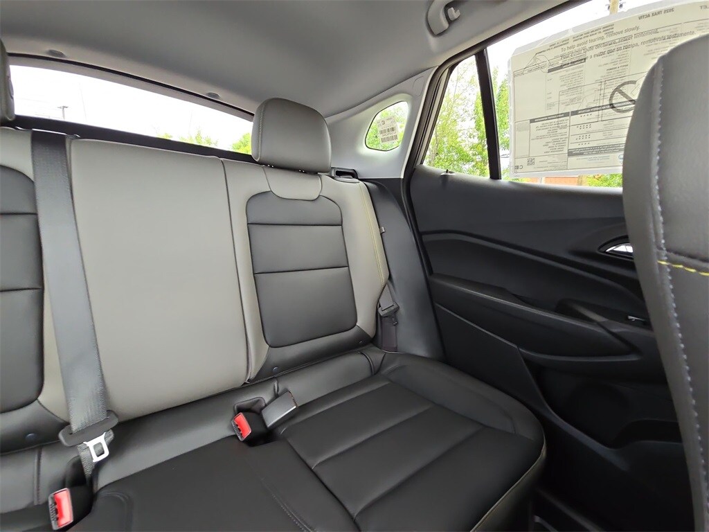 2025 Chevrolet Trax Activ - Photo 14