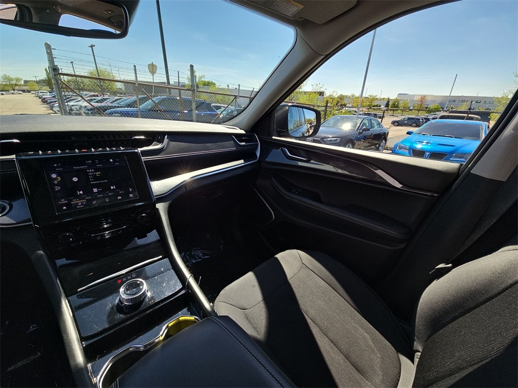 2022 JEEP GRAND CHEROKEE - Image 11