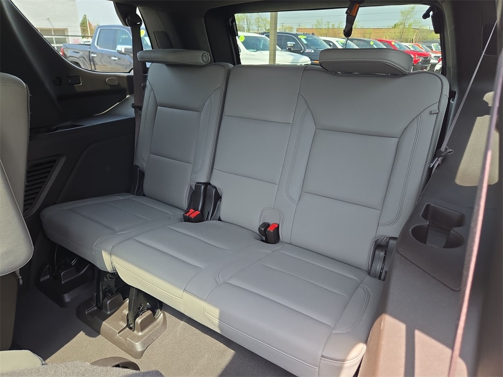 2022 GMC YUKON - Image 36