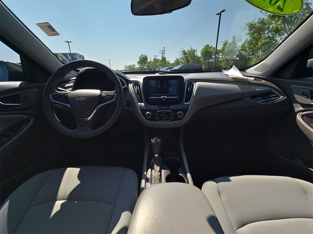 2018 CHEVROLET MALIBU - Image 10