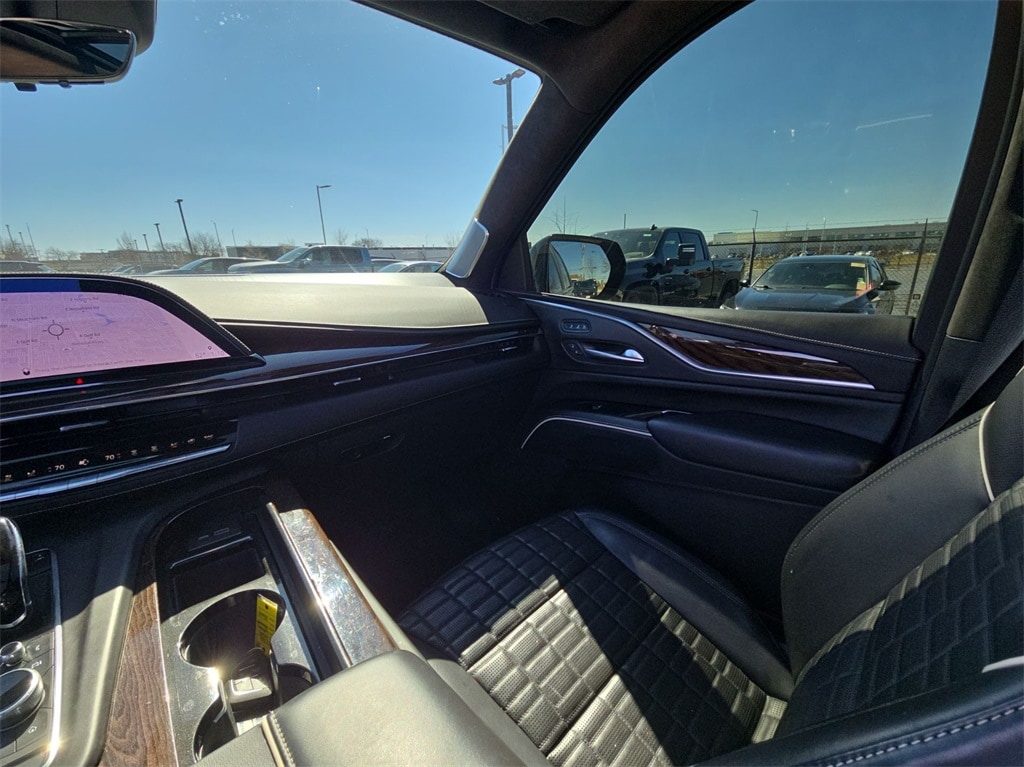 2022 CADILLAC ESCALADE - Image 11