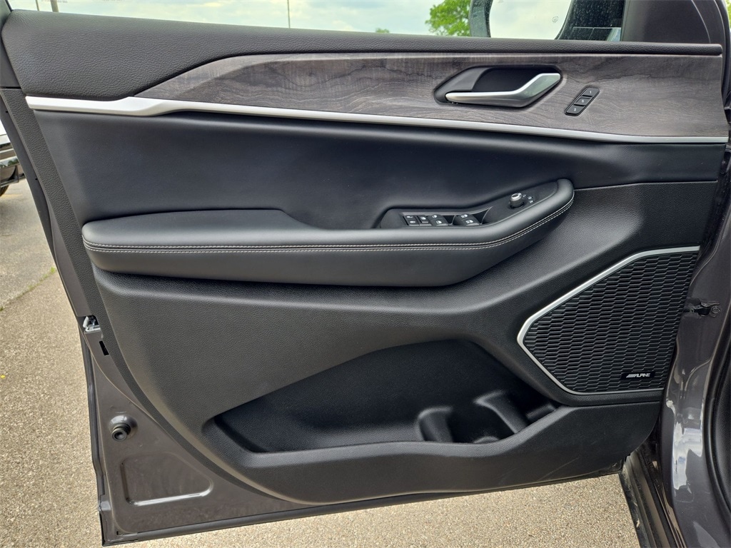 2022 JEEP GRAND CHEROKEE L - Image 28