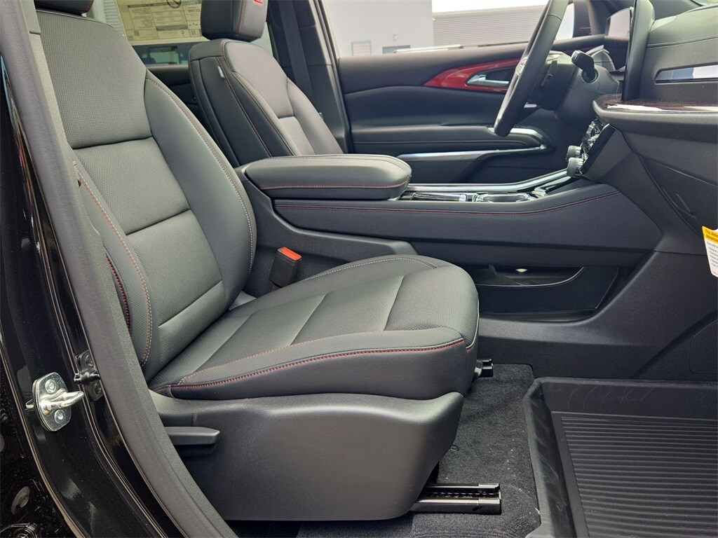 2025 Chevrolet Traverse Z71 - Photo 35