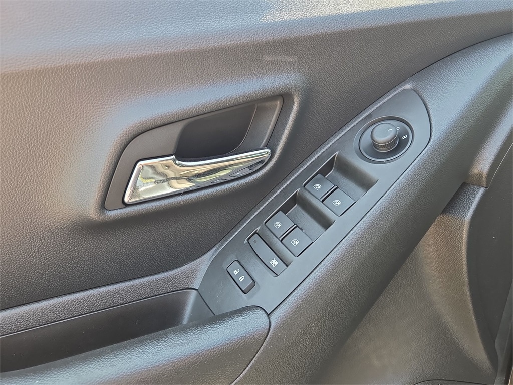 2022 CHEVROLET TRAX - Image 26