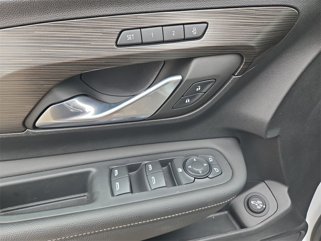 2022 GMC TERRAIN - Image 23