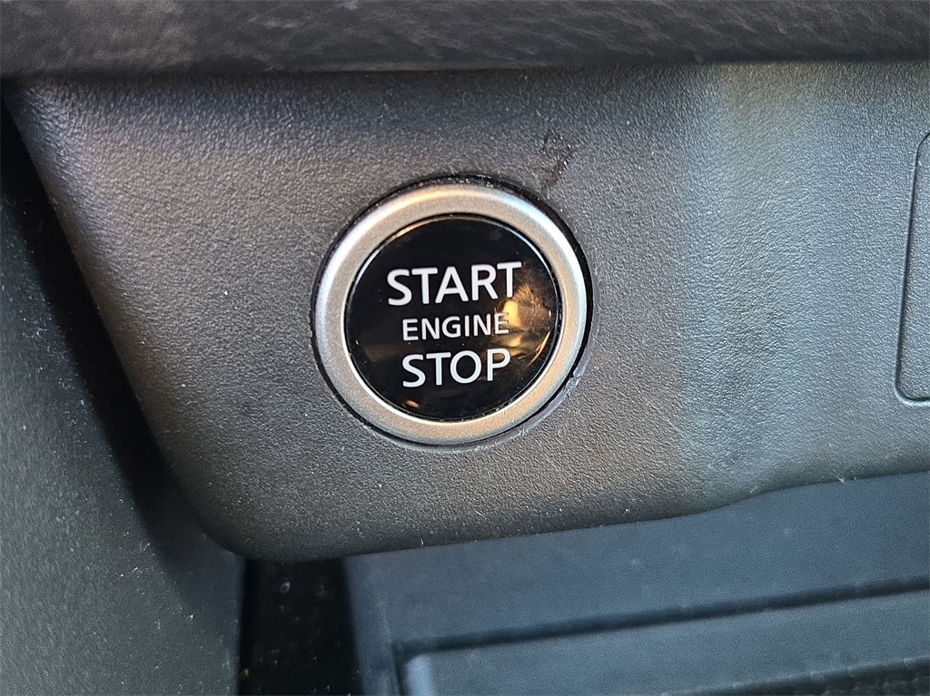 2023 NISSAN ROGUE - Image 16