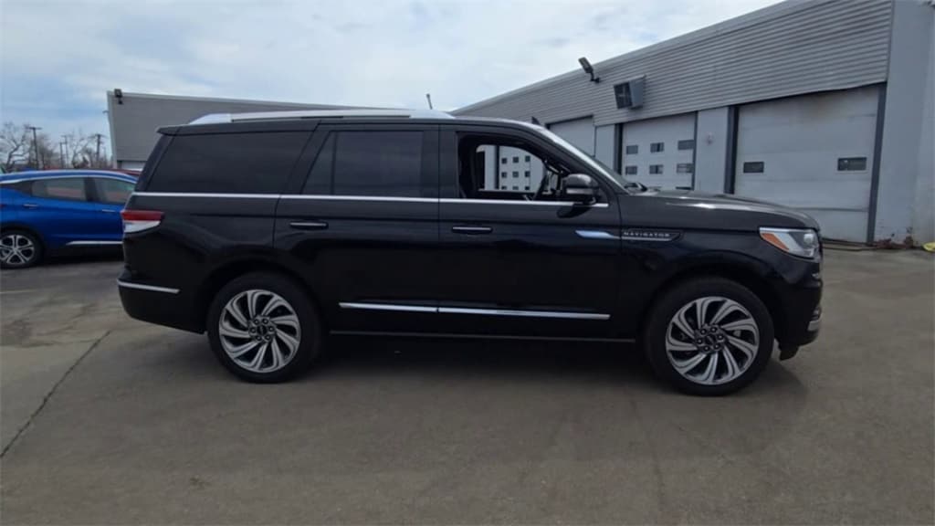 2023 LINCOLN NAVIGATOR - Image 9