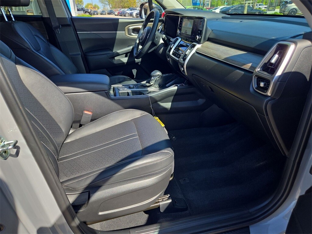 2022 KIA SORENTO - Image 34