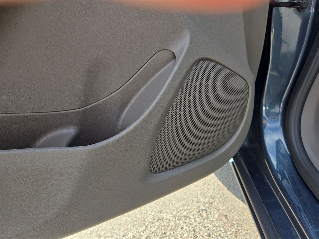 2021 CHEVROLET MALIBU - Image 29