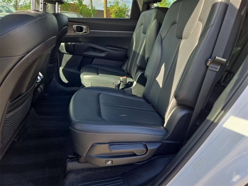 2022 KIA SORENTO - Image 32