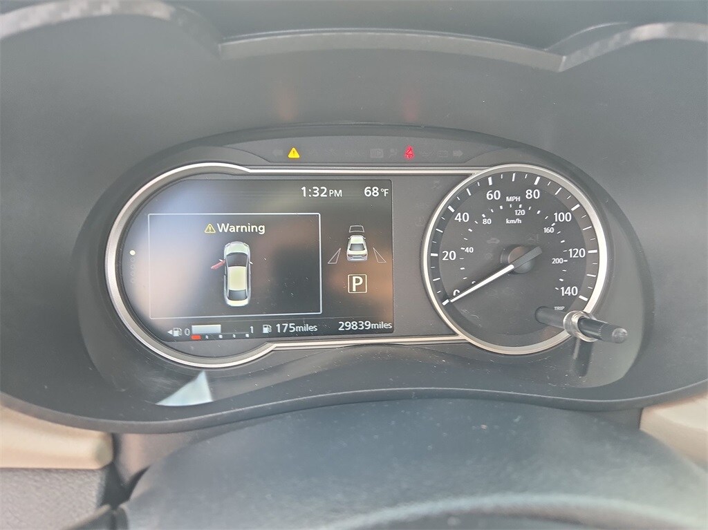 2021 NISSAN VERSA - Image 17