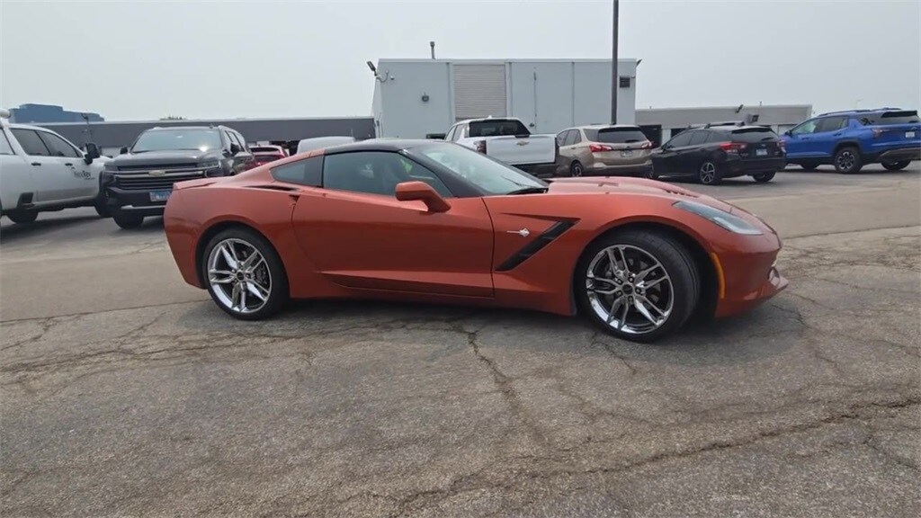 2015 Chevrolet Corvette Stingray 2LT photo 2
