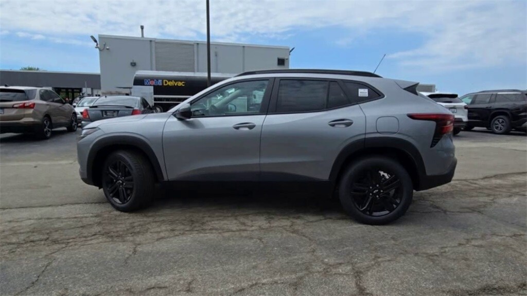 2025 Chevrolet Trax Activ - Photo 6