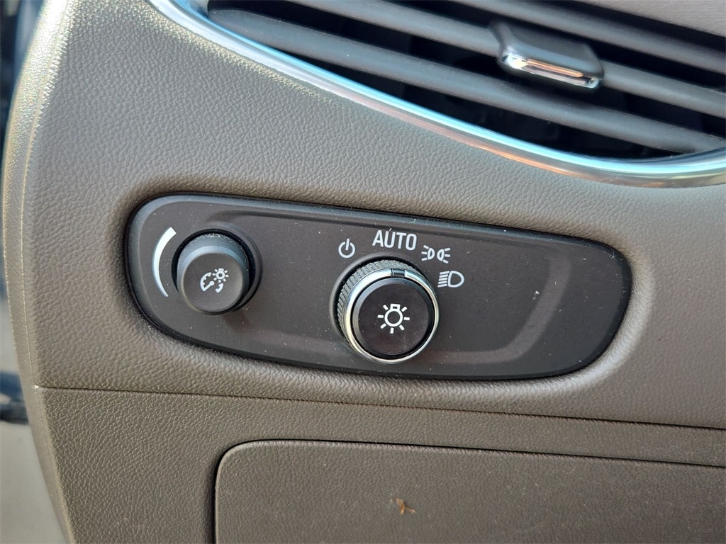 2021 CHEVROLET MALIBU - Image 23