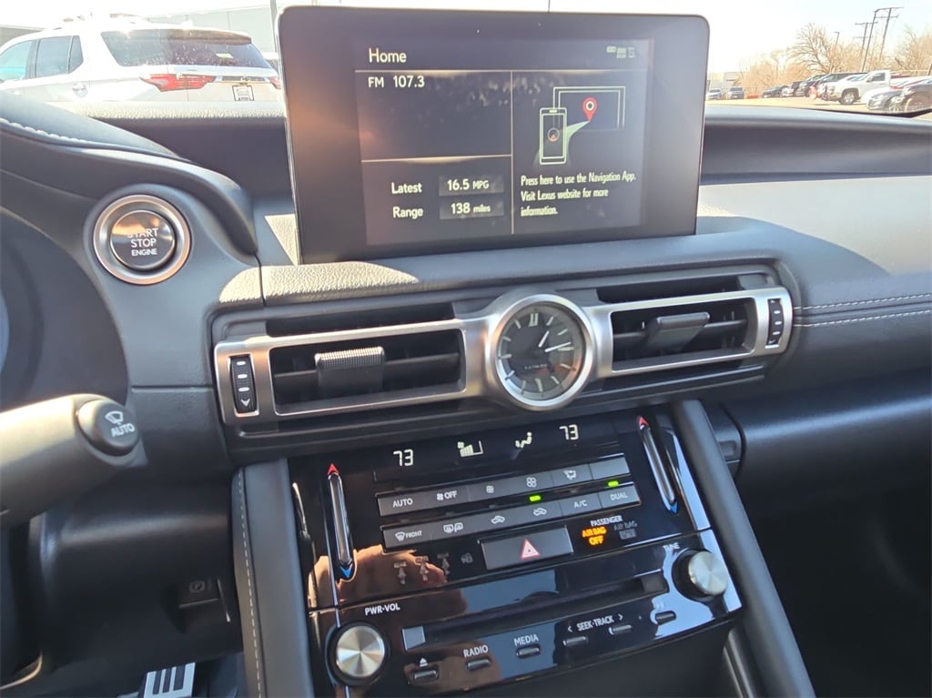 2022 LEXUS IS - Image 19