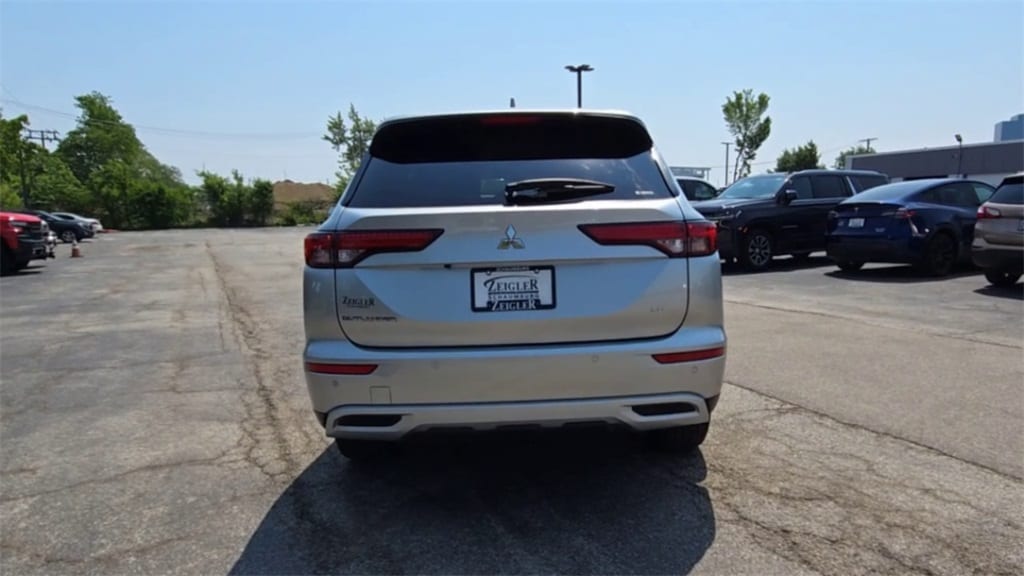 2024 MITSUBISHI OUTLANDER - Image 8