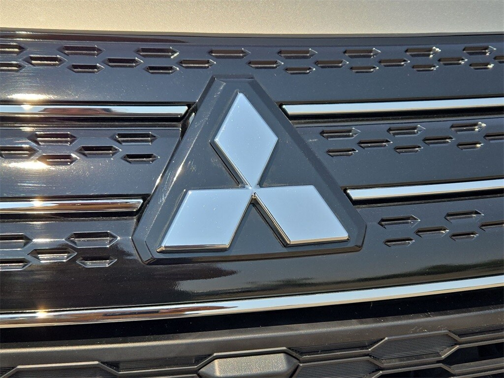 2024 MITSUBISHI OUTLANDER - Image 37