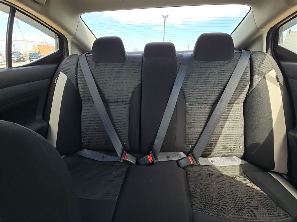 2021 NISSAN VERSA - Image 13