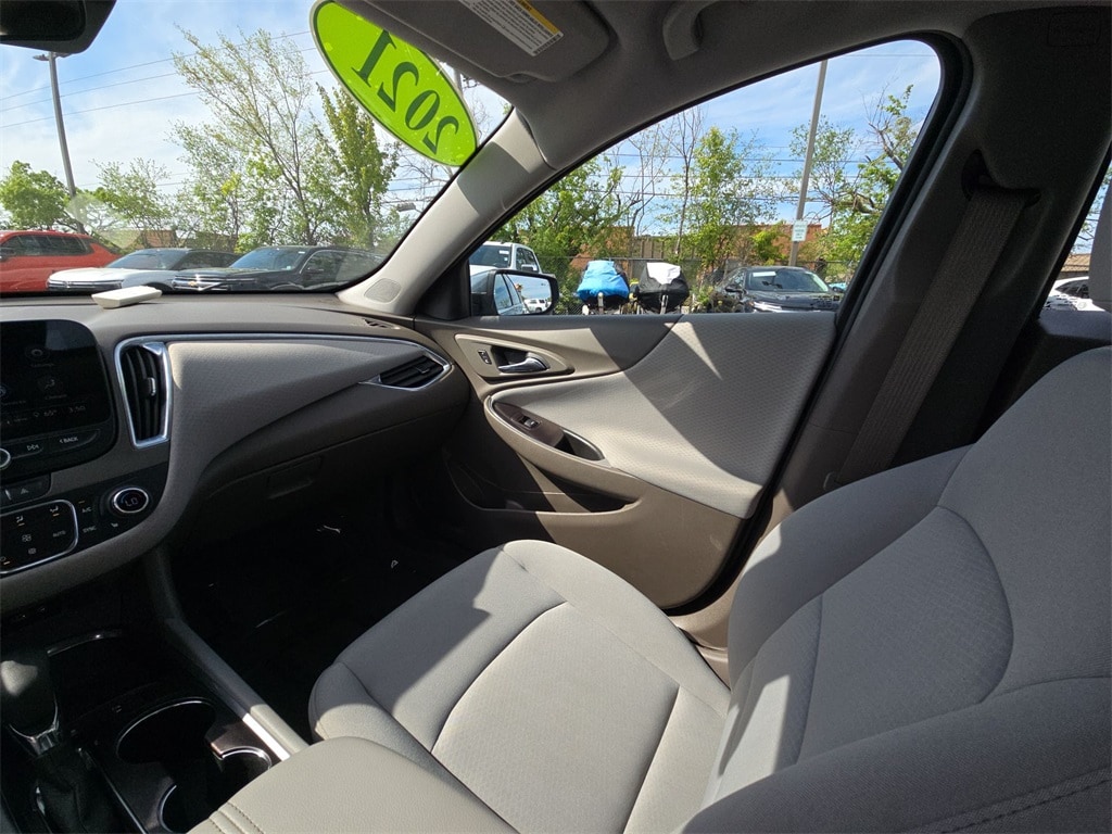 2021 CHEVROLET MALIBU - Image 11