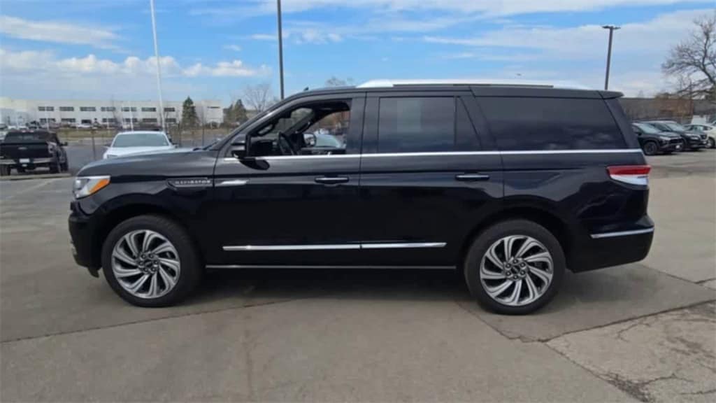 2023 LINCOLN NAVIGATOR - Image 5