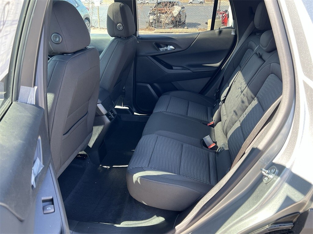 2025 Chevrolet Equinox LT - Photo 25
