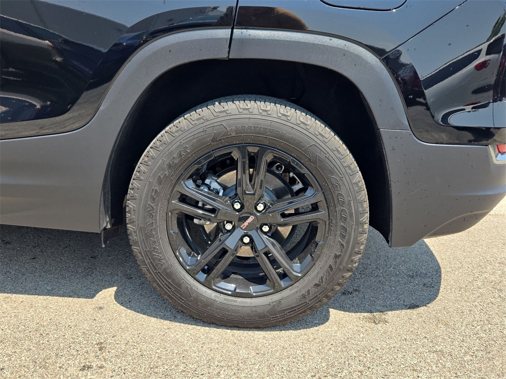 2024 GMC TERRAIN - Image 40