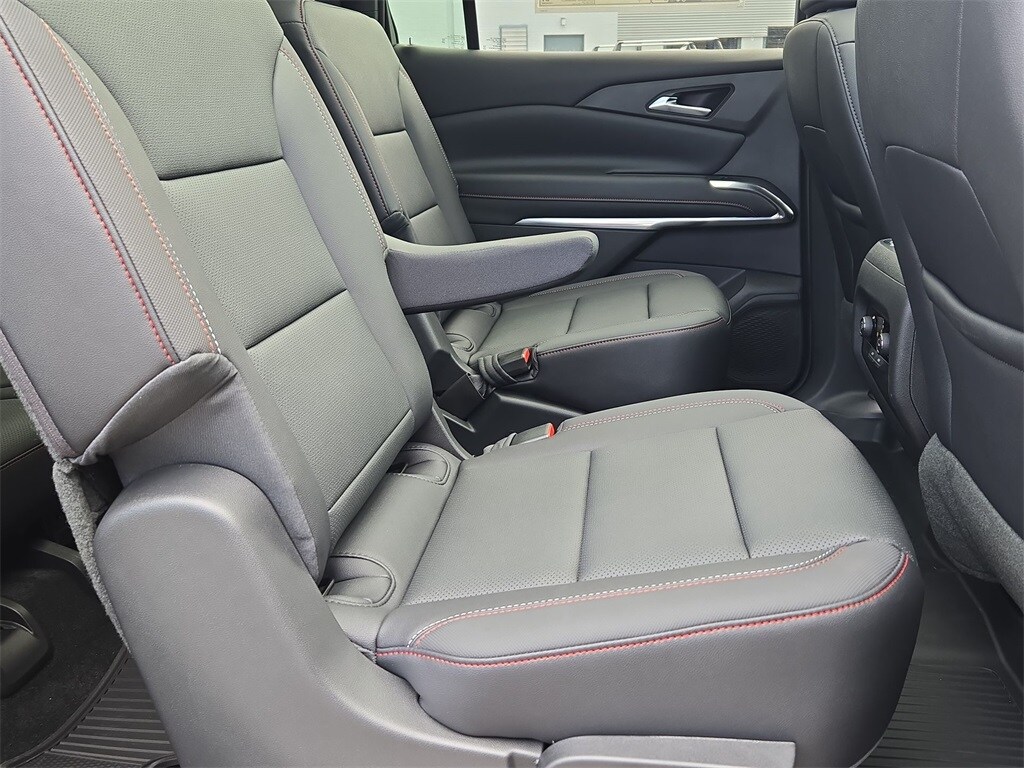 2025 Chevrolet Traverse Z71 - Photo 34