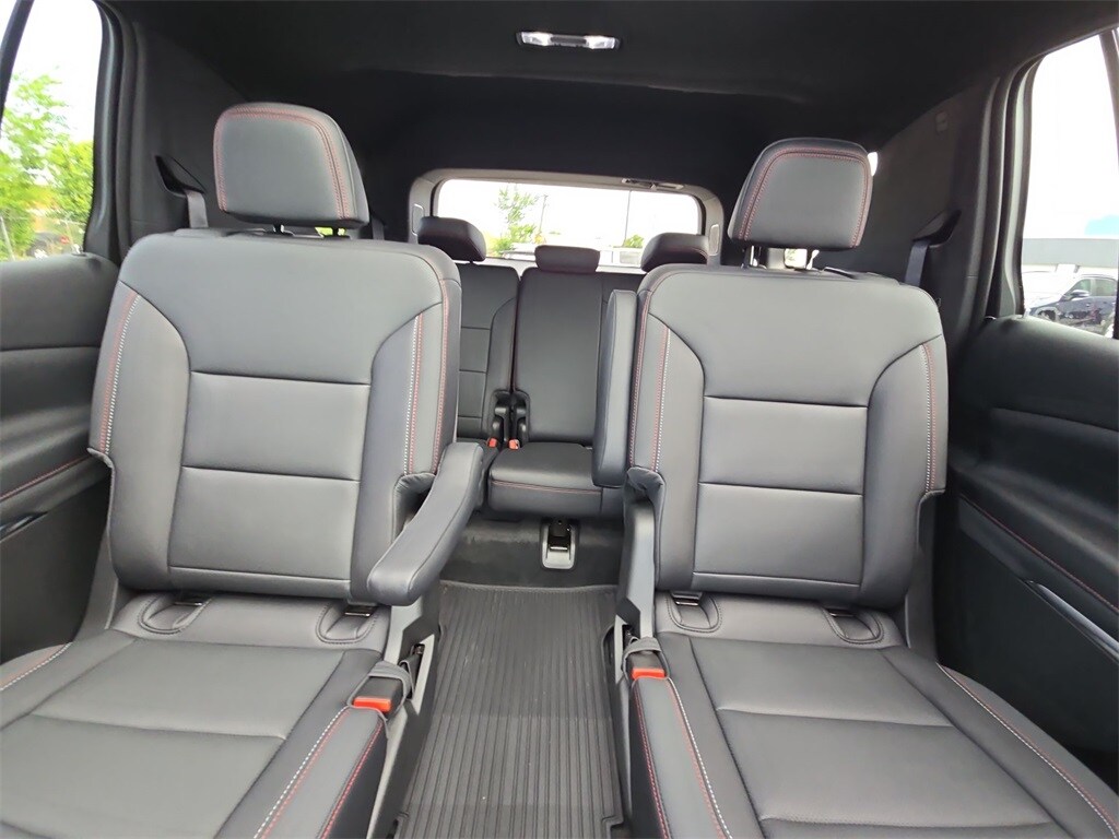 2025 Chevrolet Traverse Z71 - Photo 13