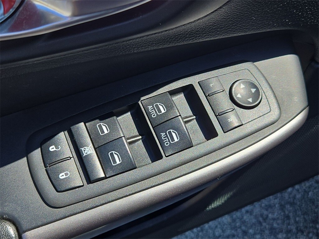 2021 JEEP CHEROKEE - Image 30