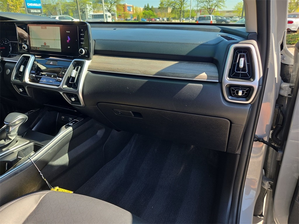 2022 KIA SORENTO - Image 35