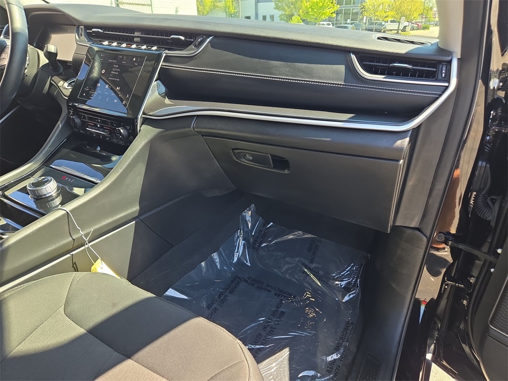 2022 JEEP GRAND CHEROKEE - Image 34