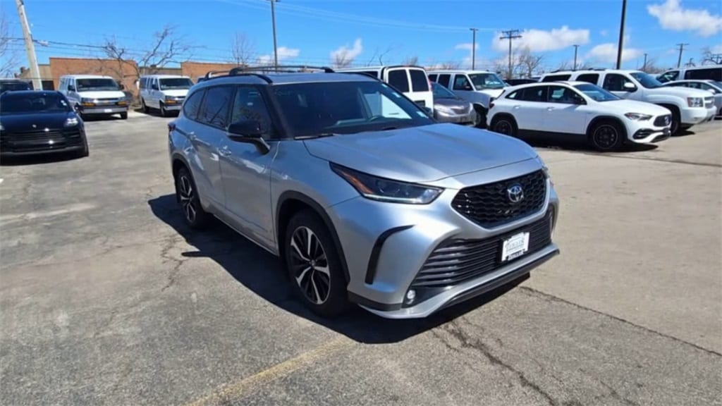 2022 TOYOTA HIGHLANDER - Image 2