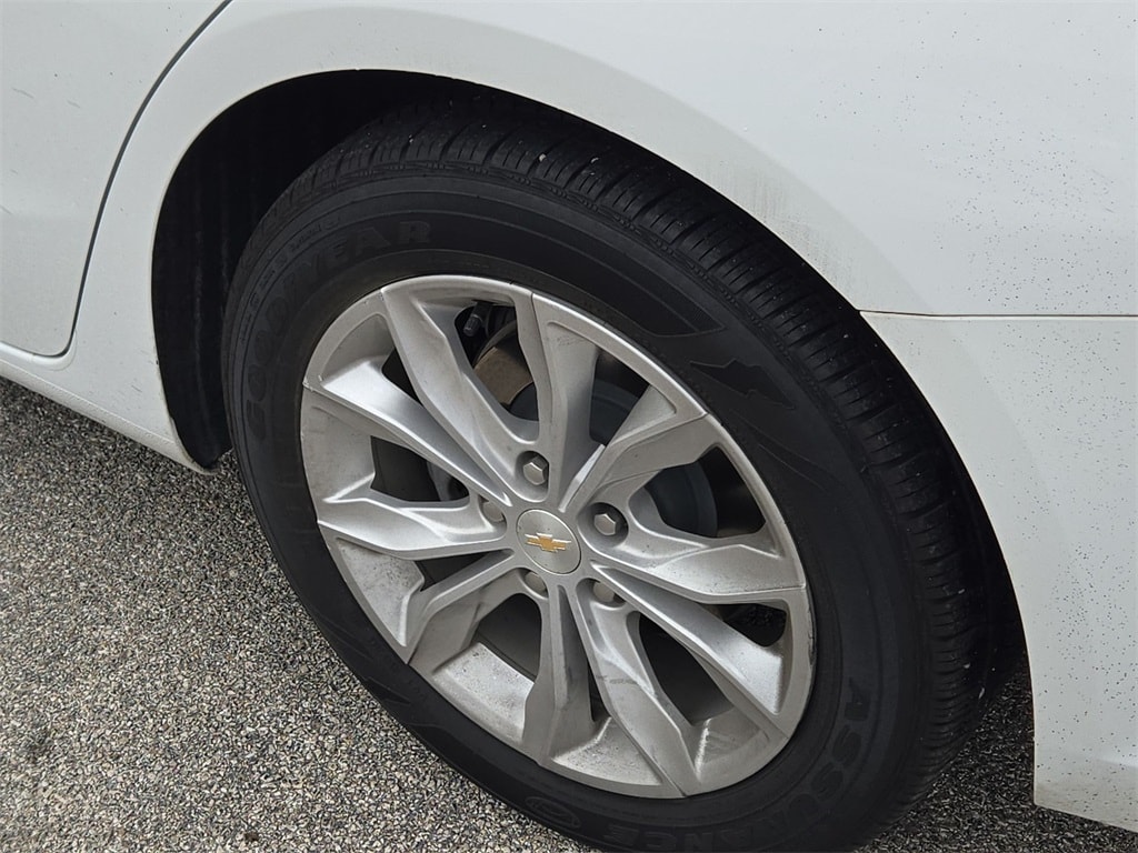 2023 CHEVROLET MALIBU - Image 32