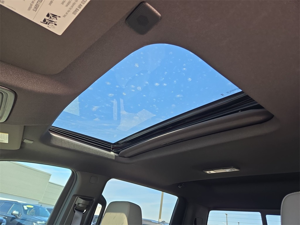 2023 CHEVROLET SILVERADO - Image 25