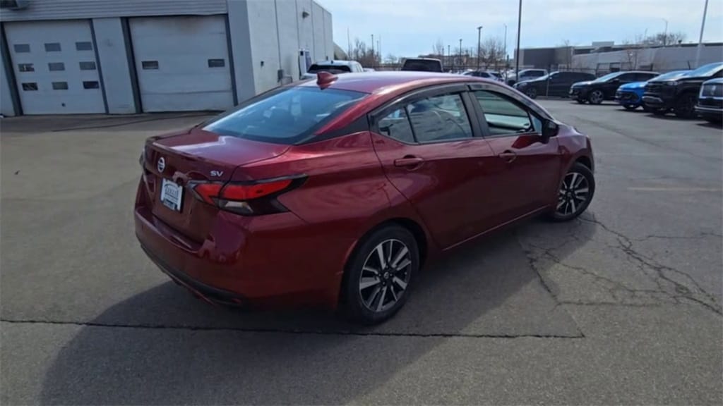 2021 NISSAN VERSA - Image 8
