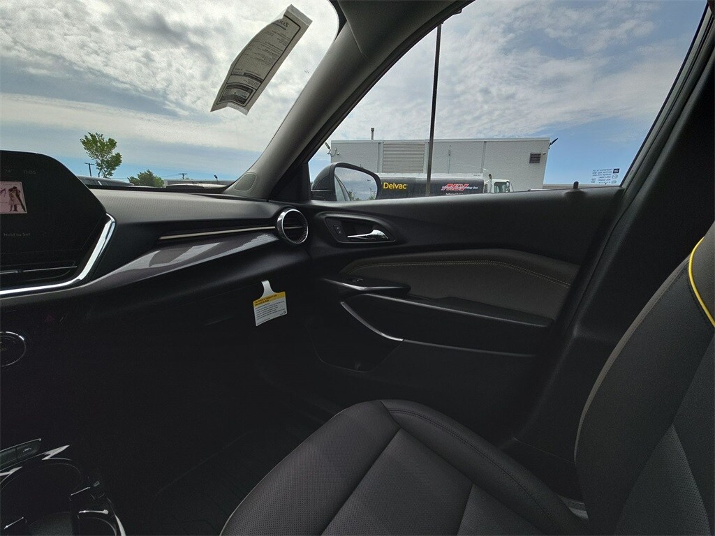 2025 Chevrolet Trax Activ - Photo 11