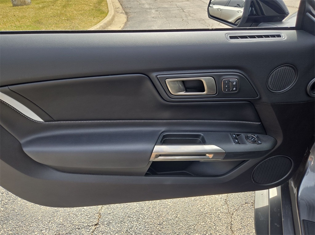 2021 FORD MUSTANG - Image 25