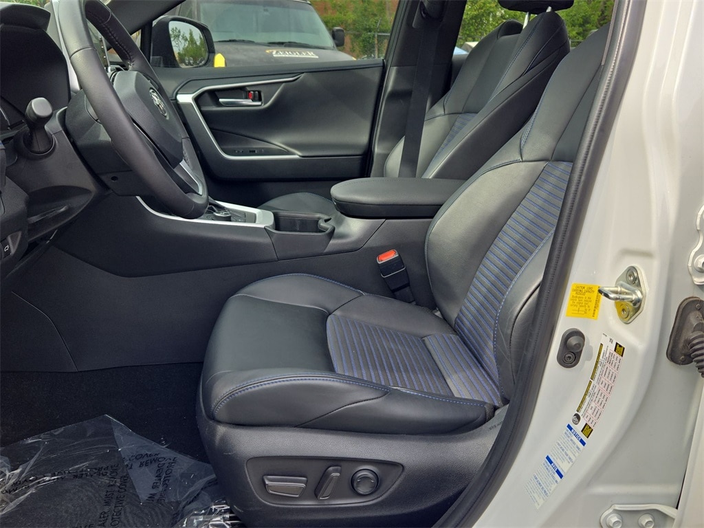 2022 TOYOTA RAV4 - Image 25